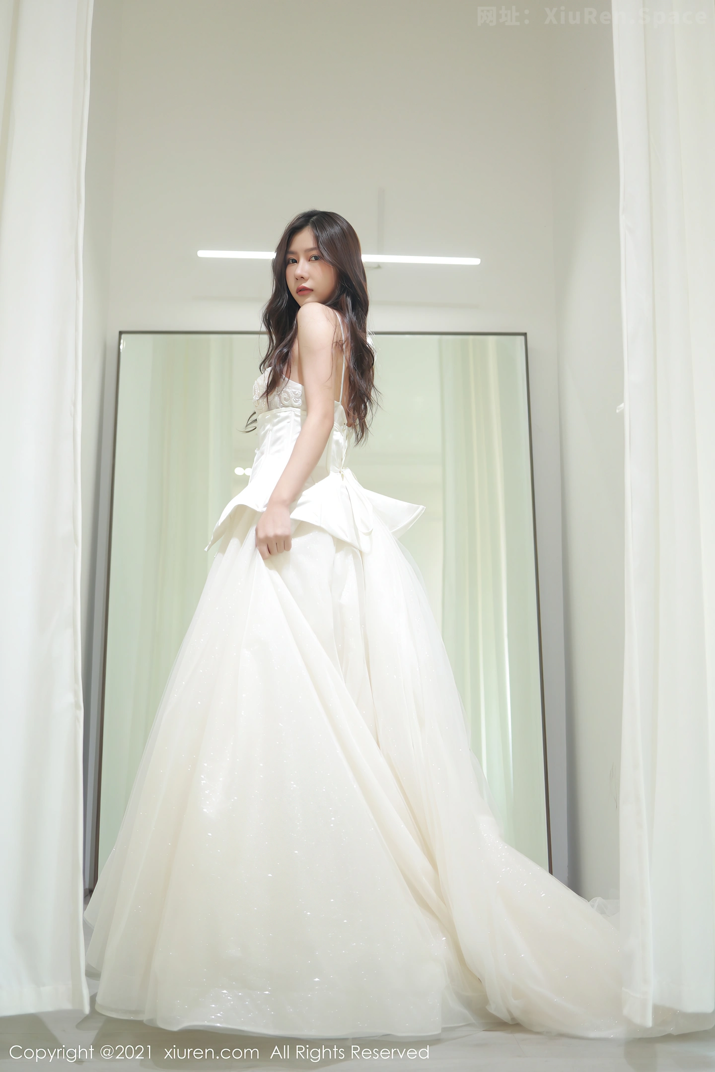 图片[2]-[XiuRen秀人网]VOL.4170 模特尹甜甜私房洁白唯美婚纱半脱真空露傲人豪乳极致诱惑写真55P-秀人网官方网站